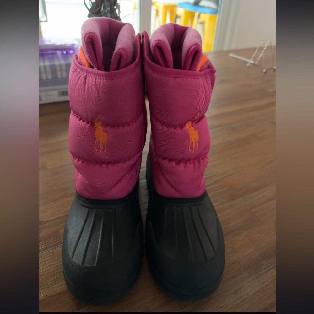 polo boots for the snow.pink and black comfortable. keep your feet warm